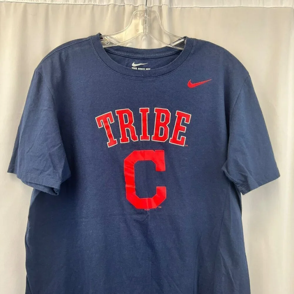 The Nike Tee Cleveland Indians T-Shirt Youth Size Large